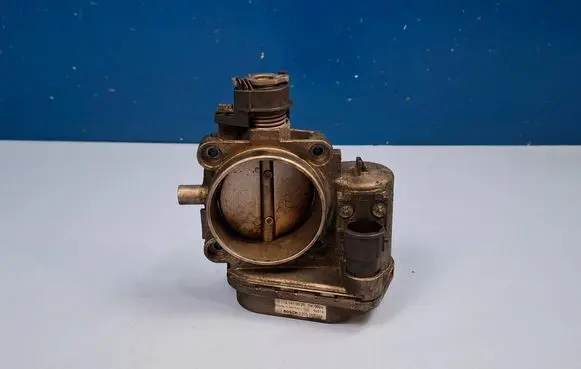 Mercedes-Benz E W210 Throttle valve 1121410025 0205003046