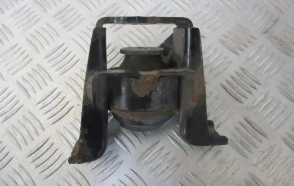 Toyota Corolla E120 E130 Engine mounting bracket