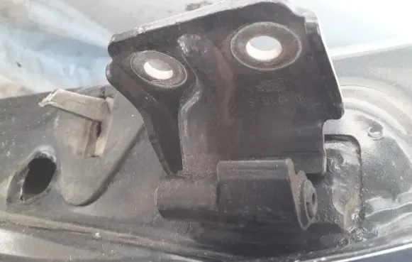 Alfa Romeo 156 Rear door lower hinge