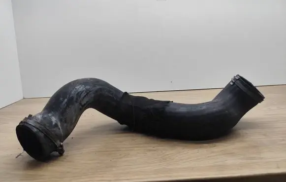 Volvo XC70 Intercooler hose/pipe 30792545