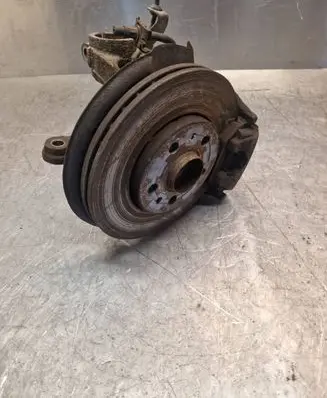 Skoda Fabia Mk2 (5J) Front wheel hub spindle knuckle