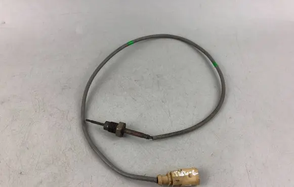 Volkswagen Tiguan Exhaust gas temperature sensor 04L906088EM 8K0973802C