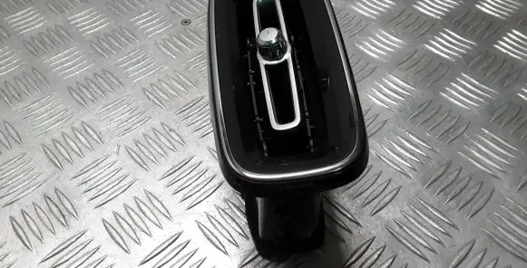 Volvo XC40 Dashboard side air vent grill/cover trim 31442626