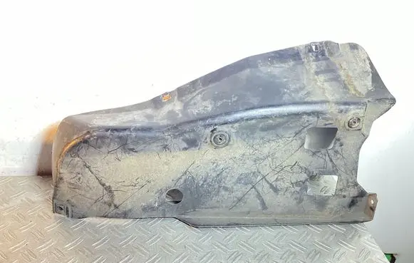 Toyota Land Cruiser (J200) Other under body part 5872360010