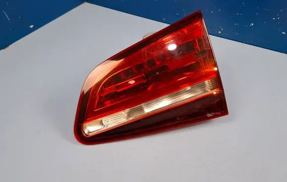 Volkswagen Sharan Tailgate rear/tail lights 7N0945308