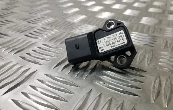 Volkswagen PASSAT CC Air pressure sensor 038906051C
