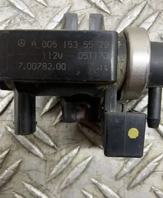 Mercedes-Benz B W245 Valve vacuum 