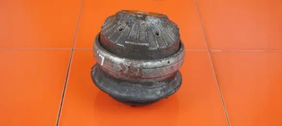 Mercedes-Benz CLS C219 Engine mount vacuum valve 642920