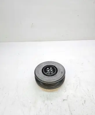 BMW 4 F36 Gran coupe Crankshaft pulley 8638446