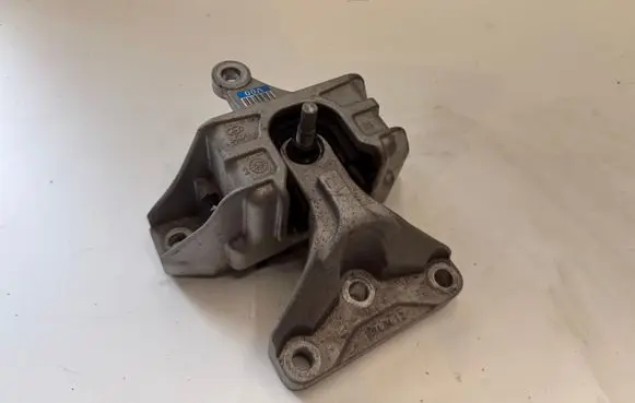 KIA Niro Engine mount bracket 21860AO000