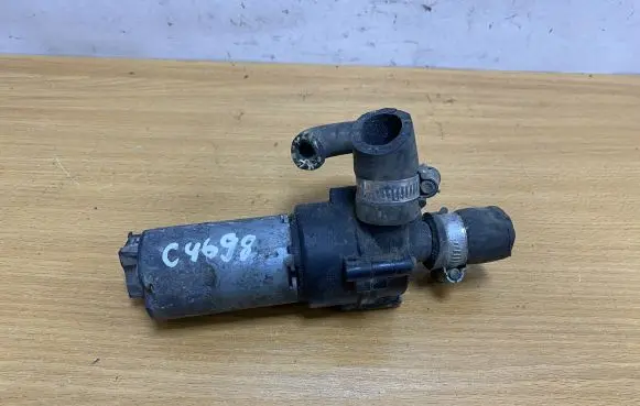 Mercedes-Benz E W210 Water pump 0018353564 C4698