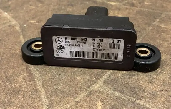 Mercedes-Benz C W204 Yaw turn rate sensor A0055421918