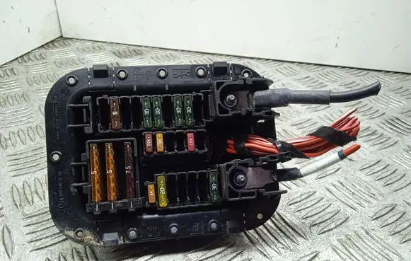 Mercedes-Benz C AMG W205 Fuse module A2225403150