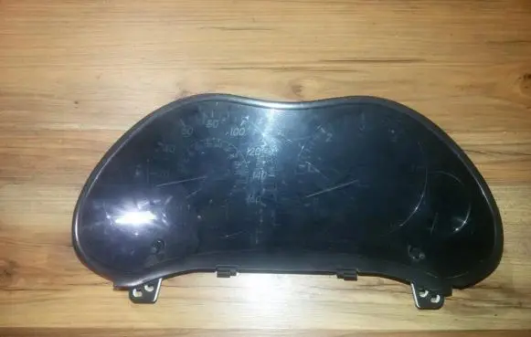 Toyota Avensis T250 Speedometer (instrument cluster) 8380005640h
