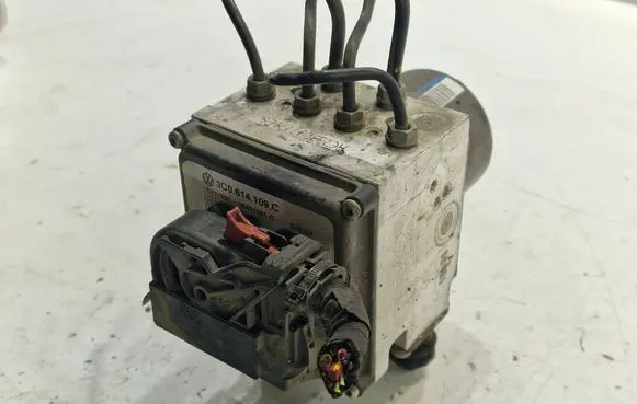 Volkswagen PASSAT B6 ABS Pump 3C0614109C