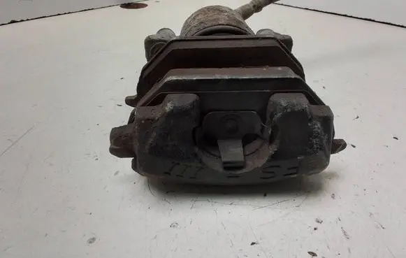 Volkswagen Golf IV Front brake caliper