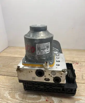 BMW 5 G60 G61 ABS Pump 5A96C01
