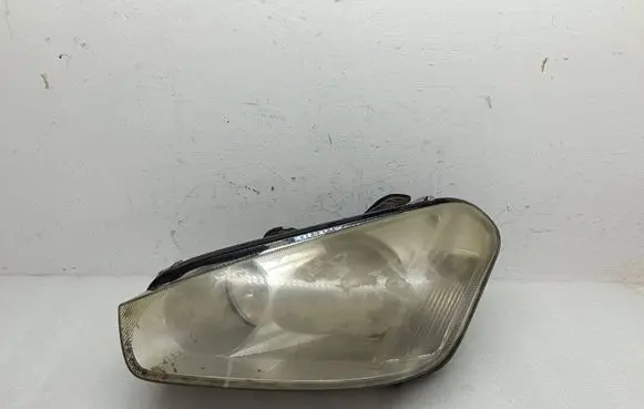 Ford C-MAX I Headlight/headlamp 16530901