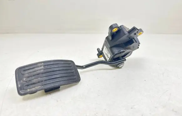 Nissan Qashqai Accelerator throttle pedal 2459A00728