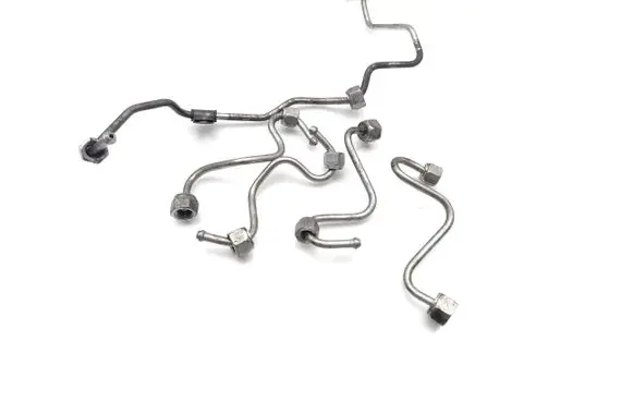Fuel injector supply line/pipe
