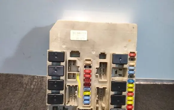 Renault Modus Fuse module 12H090169 902663A