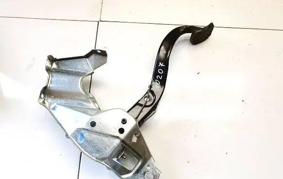 Opel Astra G Clutch pedal 