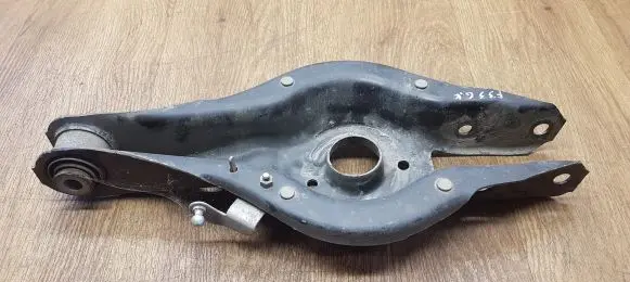 BMW 4 F32 F33 Rear upper control arm/wishbone 6867540