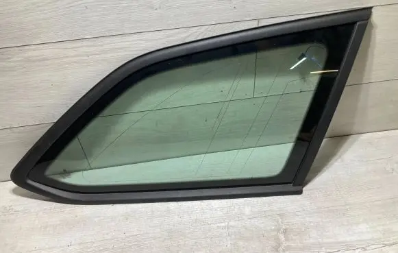 Skoda Octavia Mk3 (5E) Rear side window 5e9845298g