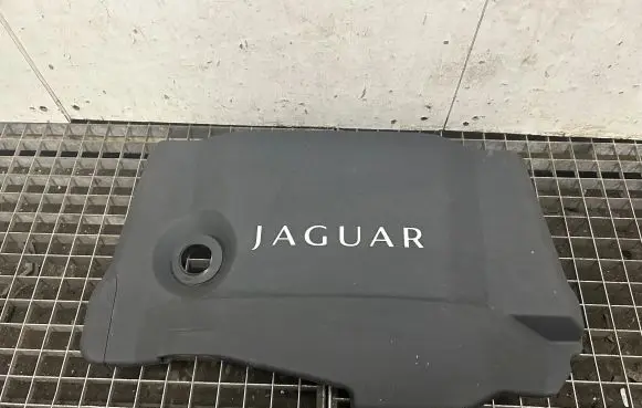 Jaguar XF X250 Engine cover (trim) 4R836A949AE