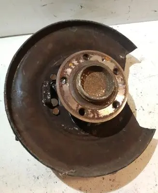 Rear wheel hub spindle/knuckle