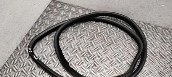Volvo V70 Front door rubber seal 