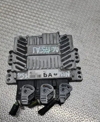 Nissan Qashqai Engine control unit/module S180033107 SID303
