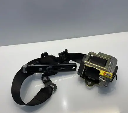 Mercedes-Benz E W211 Front seatbelt 2118600185 E040418 A2118600185