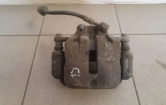 Opel Insignia A Front brake caliper