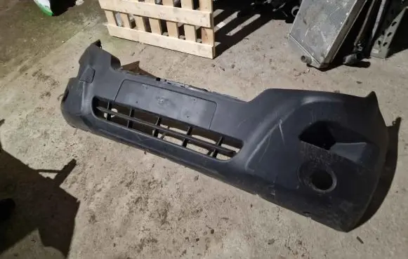 Nissan NV400 Front bumper 620225863R