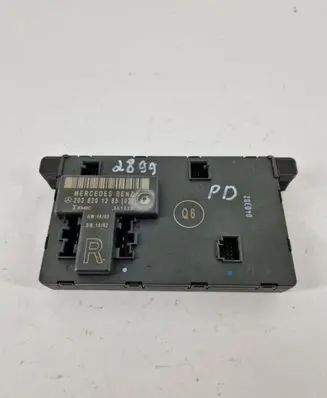Mercedes-Benz C W203 Door control unit/module 2038201285