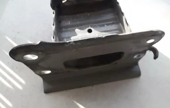 Toyota Corolla Verso AR10 Front bumper mounting bracket