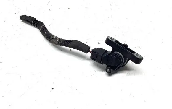 Volvo S60 Crankshaft position sensor 30637803