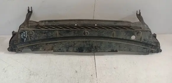 Volvo XC70 Front bumper skid plate/under tray 09484049