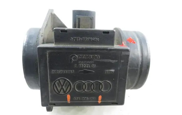 Volkswagen Golf III Mass air flow meter 074906461