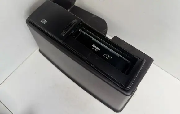 Saab 9-5 CD/DVD changer 5042585 0037197 4711255