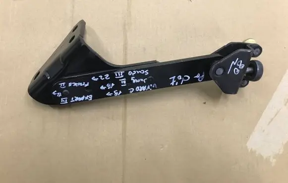 Peugeot Expert Sliding door lower roller guide/hinge 98080758D