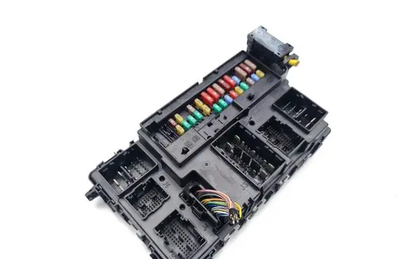 Ford Galaxy Fuse module HU5T-15604-BFB A2C758701010000