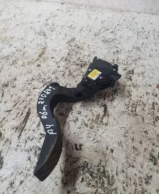 Audi A4 S4 B7 8E 8H Accelerator throttle pedal 8e1723523