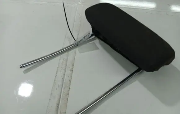 Mercedes-Benz B W245 Front seat headrest 