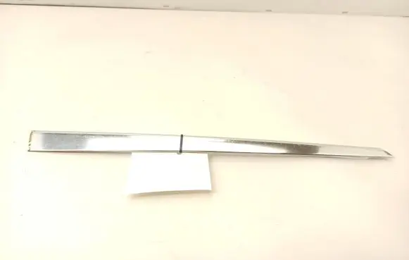 Mercedes-Benz S W126 Front door glass trim molding