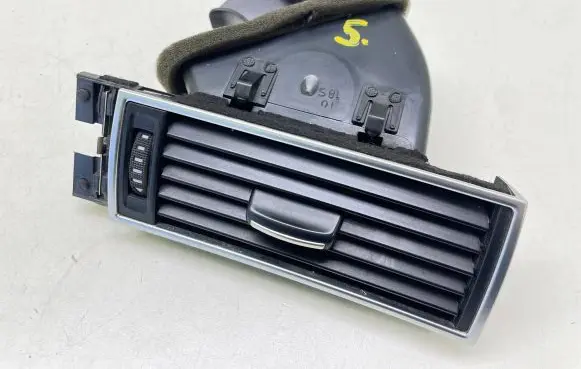 Audi A6 S6 C6 4F Dashboard side air vent grill/cover trim 4F1820902D