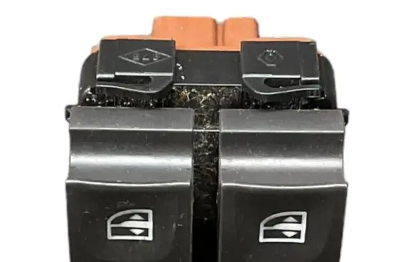 Renault Captur Electric window control switch 10023899 254113300R