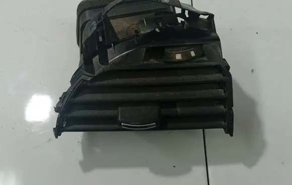 Citroen C4 I Picasso Dash center air vent grill 303844