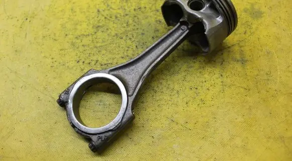 Audi A8 S8 D3 4E Piston with connecting rod 07L107103R